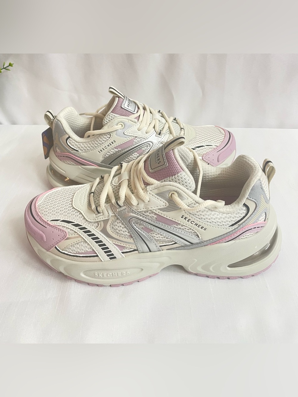 Skechers Street Uno Ryze Scale Up
Women's Sneakers  Size US 9